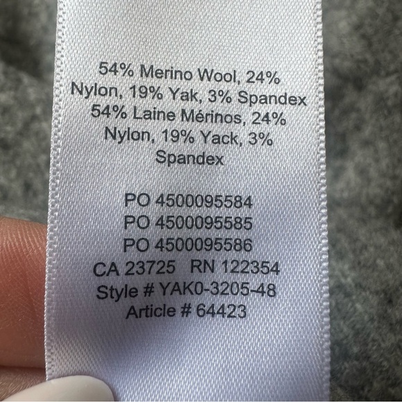 Aritzia The Group Babaton Wool Yak Blend Grey Turtleneck Sweater Sz Small - Picture 9 of 10